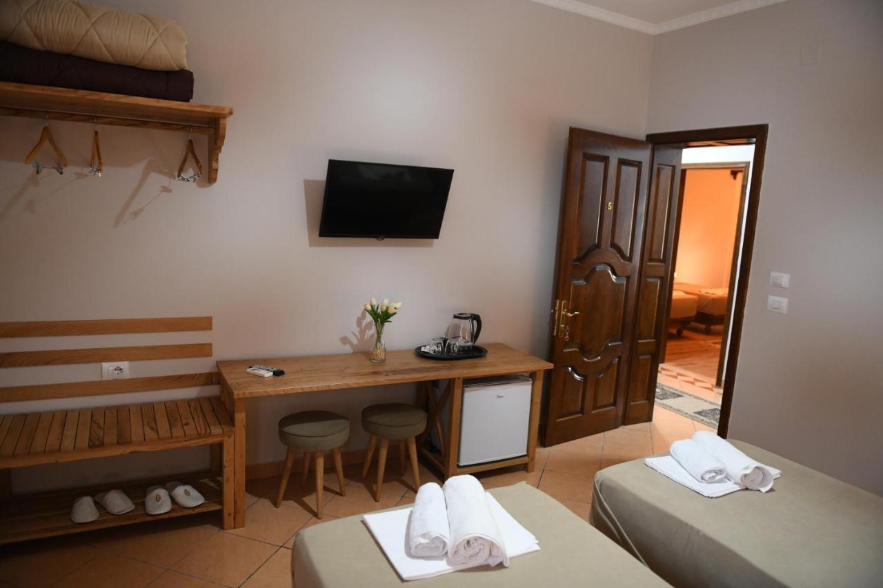 Guesthouse Leo Berat Exterior photo